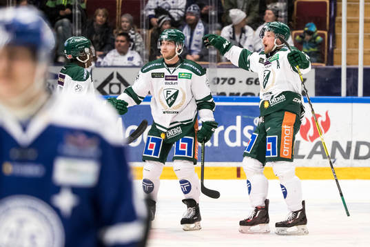 Färjestads Alexander Johansson jublar
