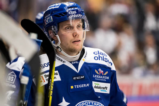 Leksands Lukas Ericsson  i ishockeymatchen i SHL mellan