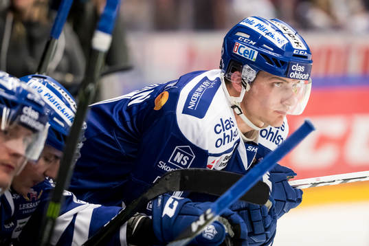 Leksands Martin Karlsson  i ishockeymatchen i SHL mellan