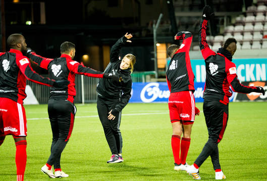 Östersundsspelarna värmer upp
