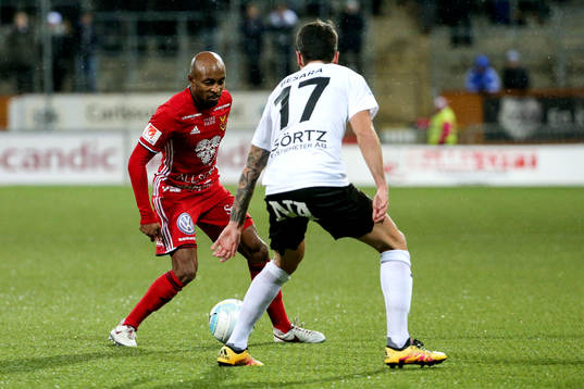 Östersunds Fouad Bachirou och Örebros Nahir Besara