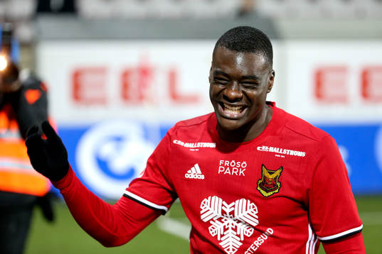 Östersunds Ken Sema jublar