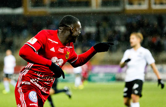 Östersunds Ken Sema gör 1-5 och jublar