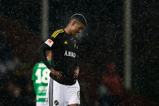 s Alexander Isak ser deppig ut