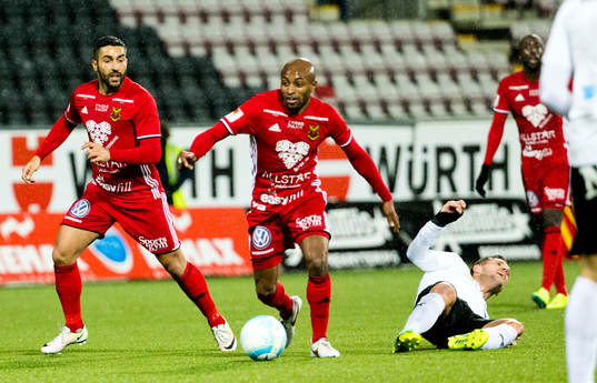Örebros Robert Åhman Persson faller