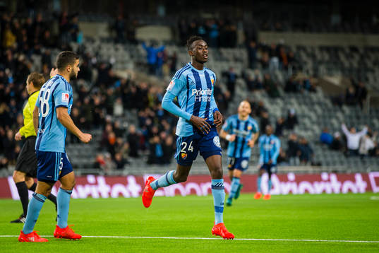 Djurgårdens Philana Tinotenda Kadewere gör 1-0