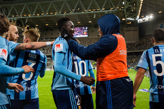 Djurgårdens Philana Tinotenda Kadewere gör 1-0 och