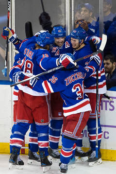 New Yorks Rick Nash jublar