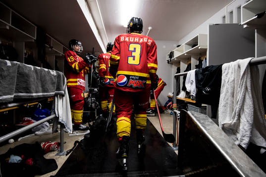 Skånes Markus Hansson påväg ut ur omklädningsrummet