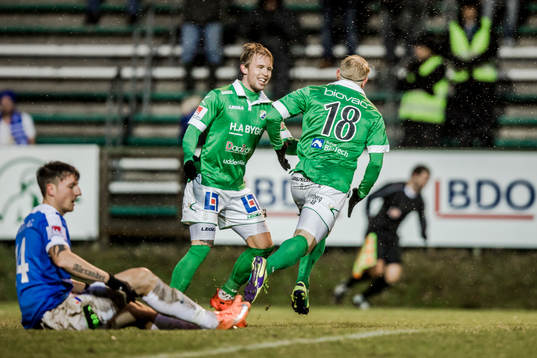 Ljungskiles Linus Tornblad jublar med Tim Nilsen