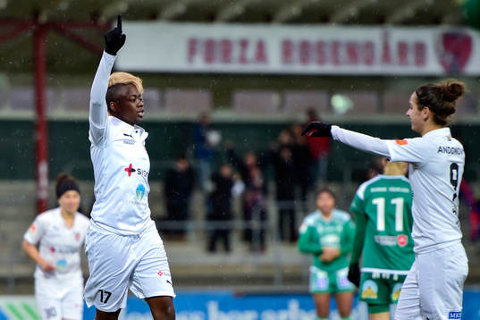 Rosengårds Gaëlle Enganamouit jublar
