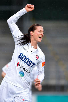 Rosengårds Lotta Schelin jublar