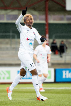 Rosengårds Gaëlle Enganamouit jublar