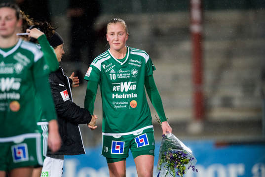 Mallbackens Julia Karlenäs deppar