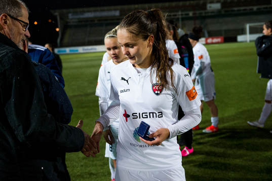 Rosengårds Lieke Martens får sin medalj