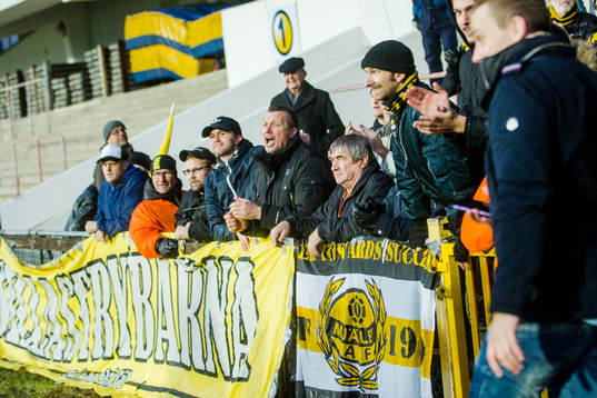 Mjällbys supportrar jublar
