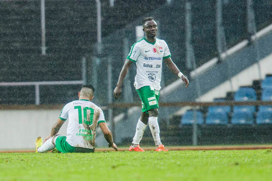 Mjällbys Marcus Ekenberg och Jens Sjöström deppar