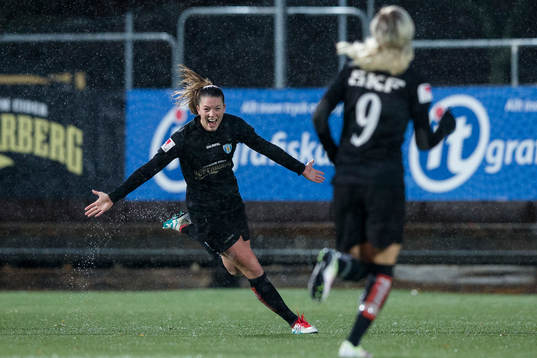 Göteborgs Pauline Hammarlund  jublar