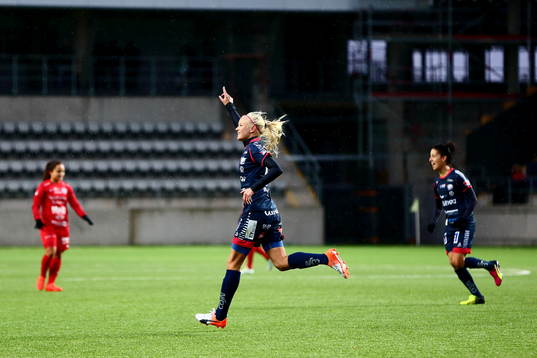 Linköpings Pernille Harder jublar