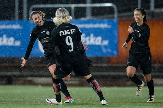 Göteborgs Pauline Hammarlund  jublar