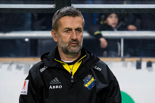 s assisterande tränare Nebojsa Novakovic