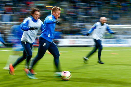 Norrköpings Nicklas Bärkroth värmer upp innan