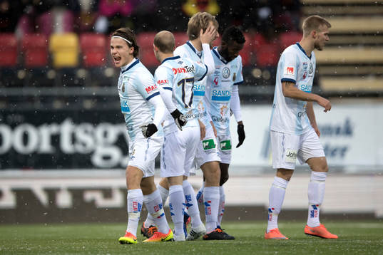 Gefles spelare jublar