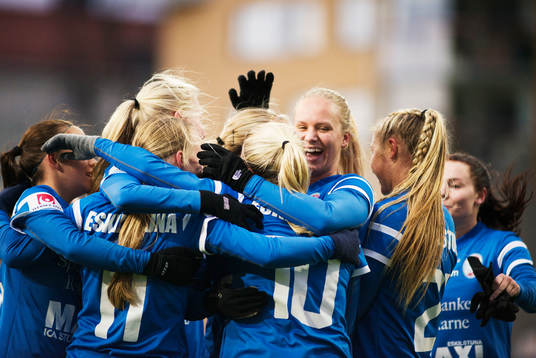 Eskilstunas spelare jublar
