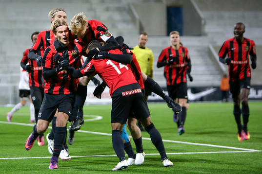 Brommapojkarna jublar
