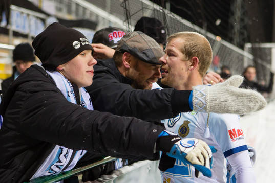 Gefles supportrar tackar Jonas Lantto