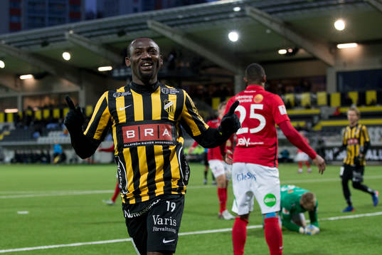 Häckens John Owoeri jublar