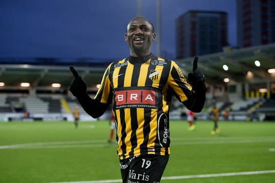 Häckens John Owoeri jublar