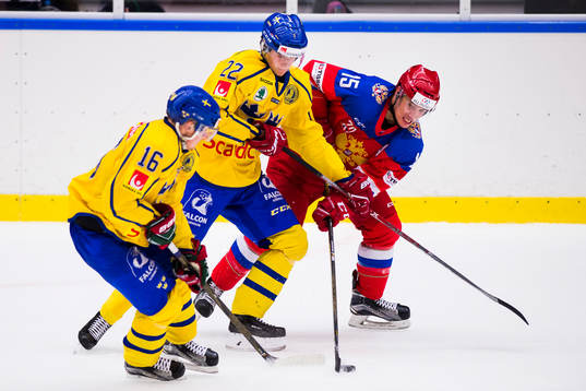 Sveriges Carl Grundström och Elias Pettersson i kamp om