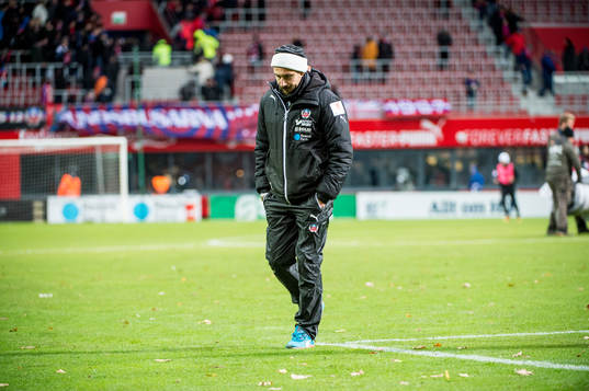 Helsingborgs manager Henrik Larsson deppar