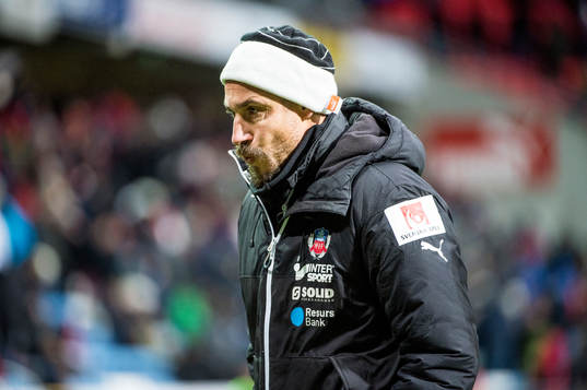 Helsingborgs manager Henrik Larsson deppar