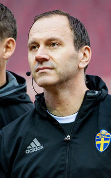 Domaren Jonas Eriksson innan fotbollsmatchen i Allsvenskan