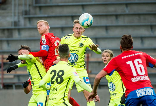 Helsingborgs Peter Larsson i nickduell med Jönköpings