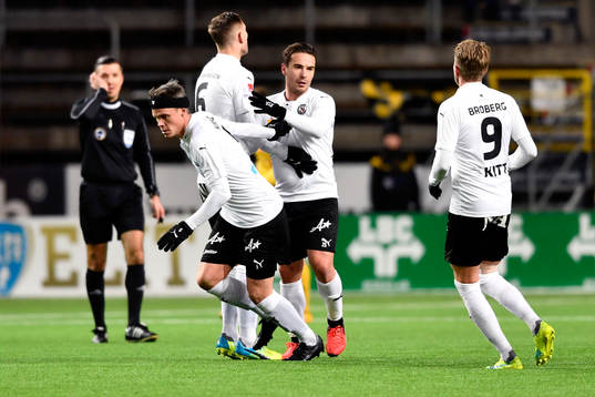 Örebros Nordin Gerzic jublar