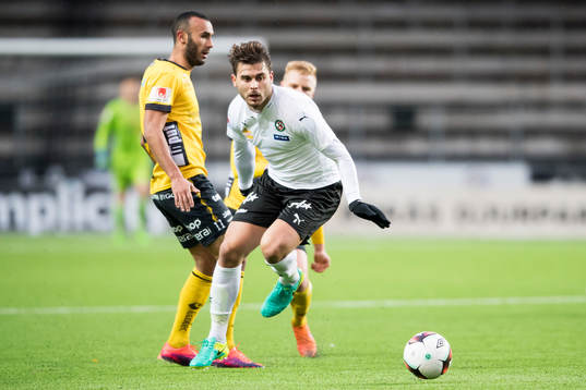 Örebros Astrit Ajdarevic och Elfsborgs Issam Jebali