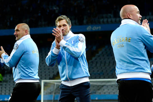 Malmö FFs assisterande tränare Jens Fjellström jublar