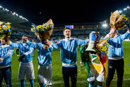 Malmö FFs Markus Rosenberg jublar med lagkamraterna