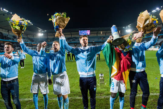 Malmö FFs Markus Rosenberg jublar med lagkamraterna