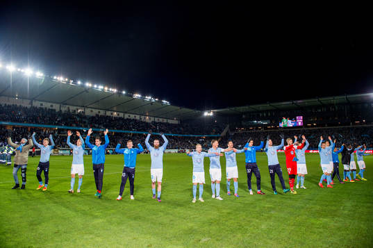 Malmö FFs spelare  tackar publiken
