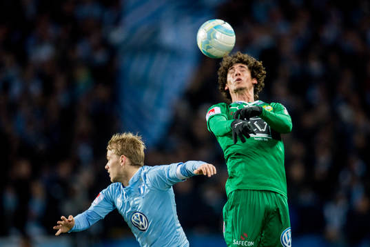 Malmö FFs Oscar Lewicki och Hammarbys Romulo Cabral