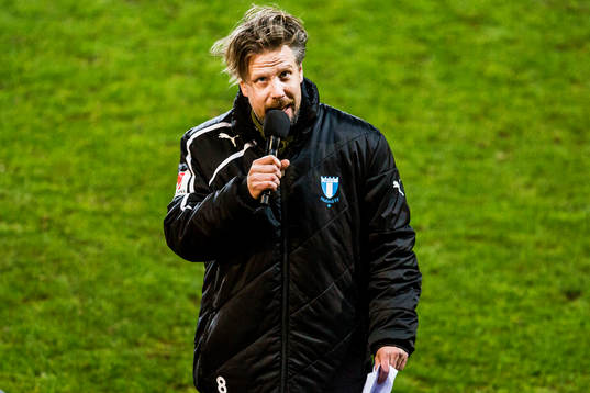 Filip Hammar presenterar spelarna