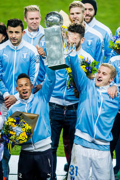 Malmö FFs Tobias Sana och Franz Brorsson  jublar med