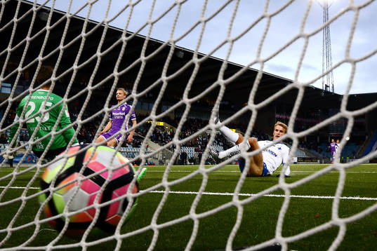 Norrköpings Sebastian Andersson gör mål 1-1 på IFK