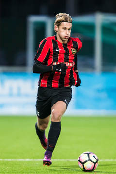 Brommapojkarnas Felix Beijmo i aktion