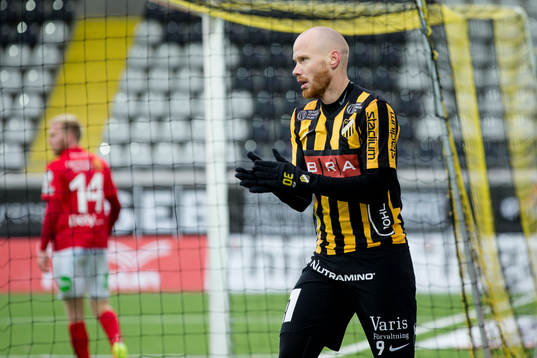 Häckens Alexander Farnerud jublar