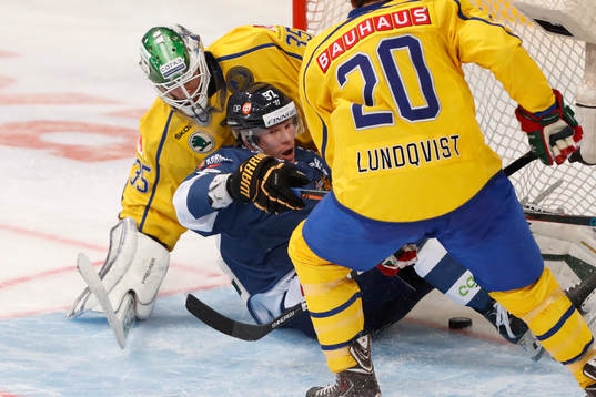 Sweden¥s Niklas Svedberg and Sweden¥s Joel Lundqvist